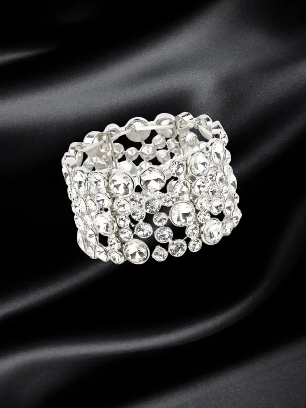 ONE UP VINTAGE Zi bracelet.